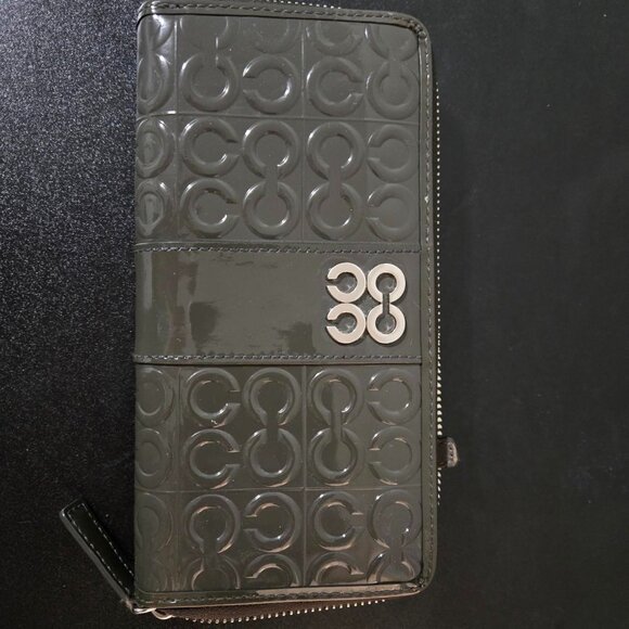 Coach Julia Patent Leather Zip-Around Wallet - Picture 1 of 6